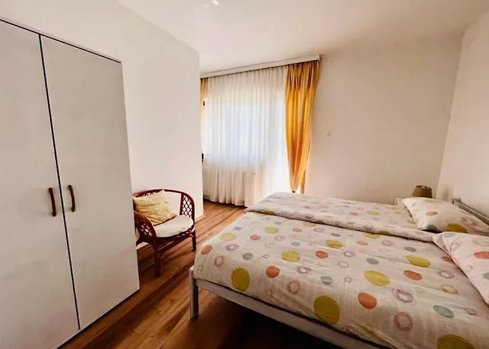 Апартаменты With Parking Space Lic, Gorski Kotar - 20420 Lic